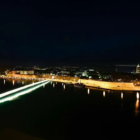 Penthouse Dolcevita Apartman *