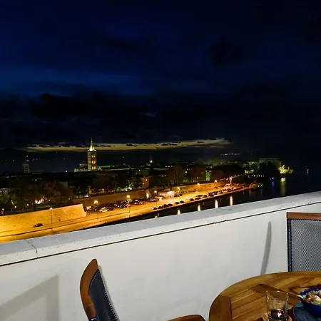 Penthouse Dolcevita 公寓