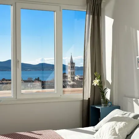 公寓 Penthouse Dolcevita 扎达尔
